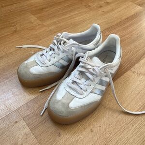 Adidas Samba platform white/silver women’s 8.5